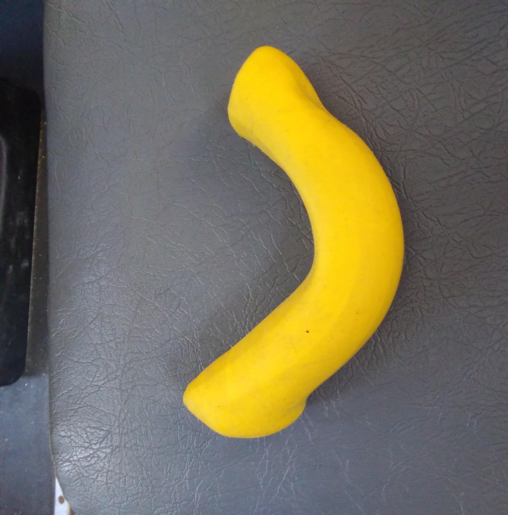 24. "Смотрите, какой странный банан я нашел"