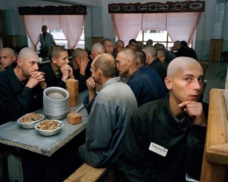 2. Тюремная столовая 90-х