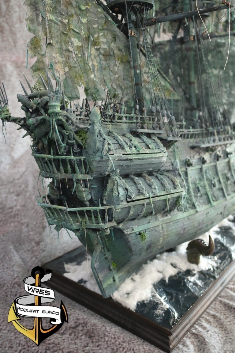  Моделист построил точную копию корабля из «Пиратов Карибского моря»