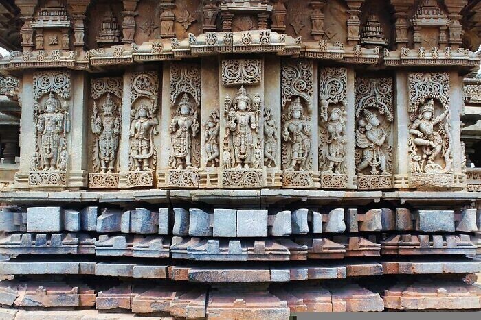 Храм Вира Нараяна, Белавади, Индия