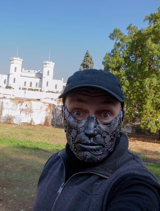 Отличная маска для прогулки по замку