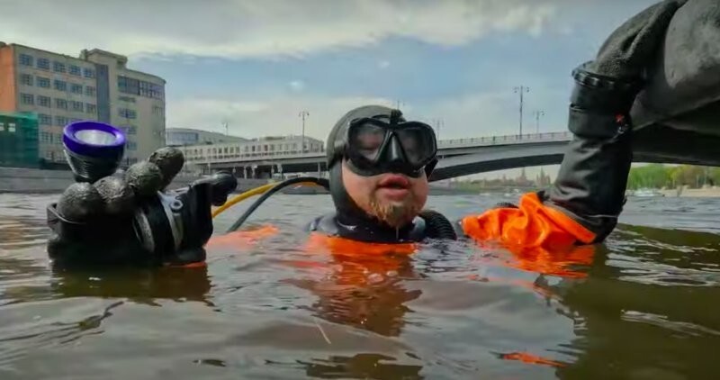 А почему бы не устроить дайвинг в центре Москвы-реки