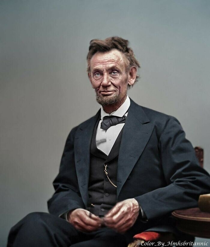 33. 16-й президент Соединенных Штатов Авраам Линкольн в возрасте 56 лет 5 февраля 1865 года, за месяц до его второй инаугурации и за 2 месяца до его убийства