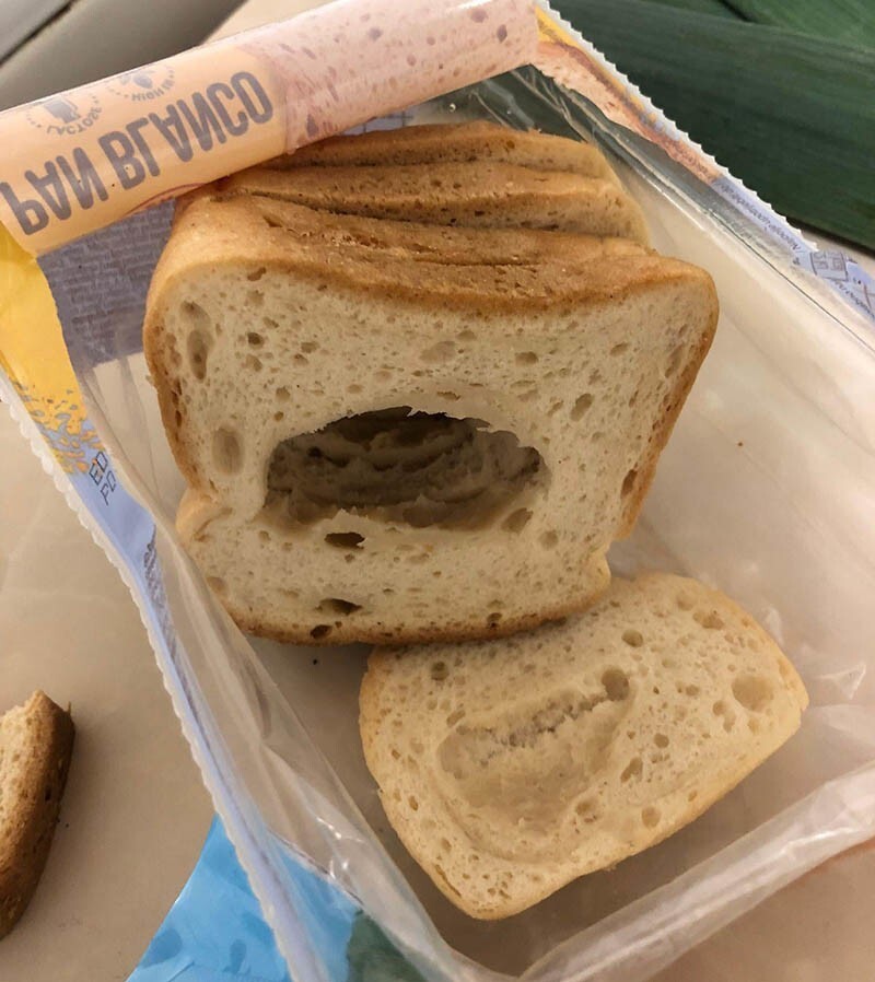 Безглютеновый хлеб. Видимо, весь глютен вырезали. 