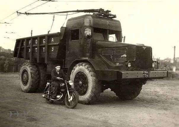 "Троллейвоз" МАЗ-525 ХТТУ 1954 г. (с 1959 г. — БелАЗ-525)