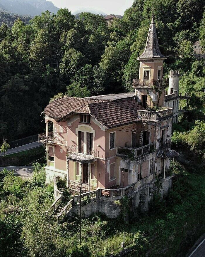 Заброшенный особняк в Италии