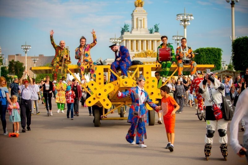 На ВДНХ впервые прошел Фестиваль путешествий по России "Подорожник"