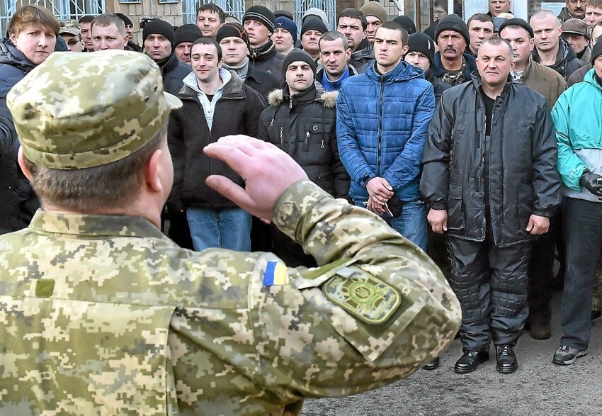 Из коридоров министерства обороны пришли новости, печальные для мужской части населения страны