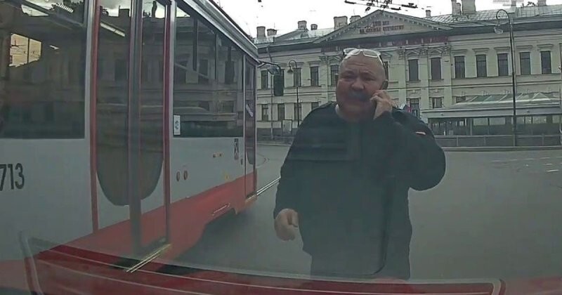 Дорожные разборки с применением перцового баллончика в Санкт-Петербурге