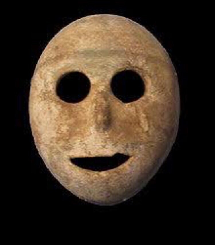 Это самая старая маска, когда-либо обнаруженная, по оценкам учёных ей 9000 лет