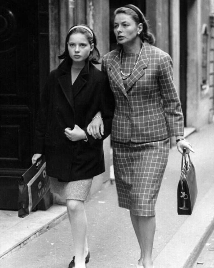 28. Ингрид Бергман с дочерью Изабеллой Росселлини в Риме, 1962 год
