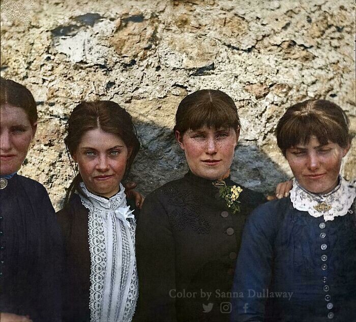 4. Сестры О’Халлоран — вооружённые шестами и кипятком, они отбивались от офицеров, выселявших их семью во время Ирландской земельной войны, в 1887 году
