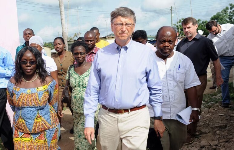 21. Билл Гейтс занялся благотворительностью после того, как он и его жена случайно наткнулись на крайне бедных людей во время осмотра достопримечательностей. Теперь он говорит, что благотворительность — это «лучшая работа в мире»
