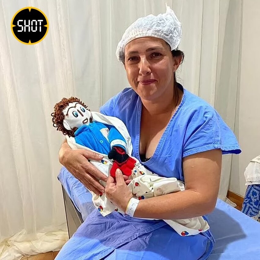Бразильянка вышла замуж за тряпичную куклу и родила от неё ребёнка