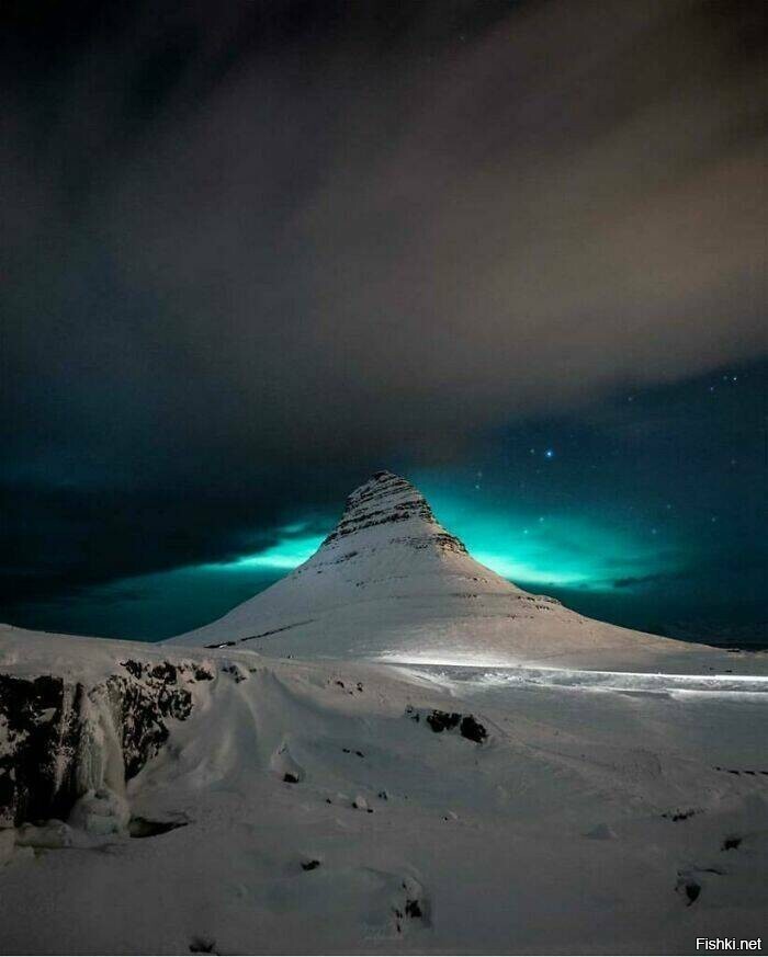 "Киркьюфедль — гора в западной части Исландии, находится вблизи города Г...