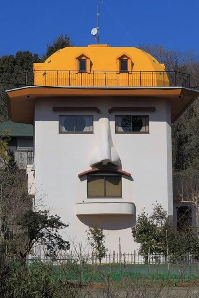 Этот дом следит за вами