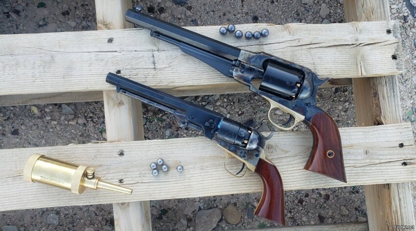 Remington 1858 New Model Army 44 cal и Colt 1862 Pocket Navy 36 cal (Uberti)