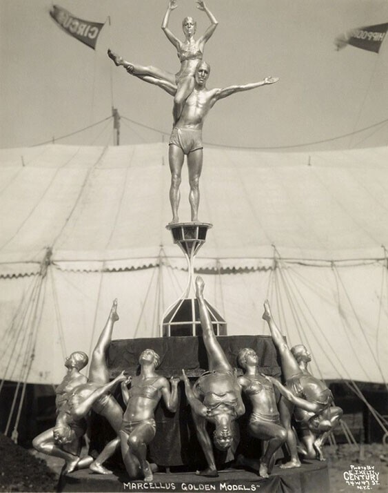 Цирковой номер «Позолоченные люди» 1933 год