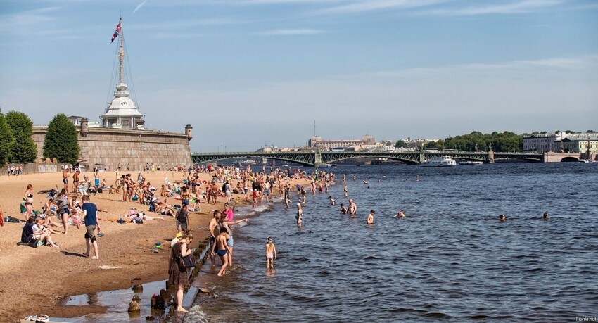 Петропавловский пляж в Ленинграде