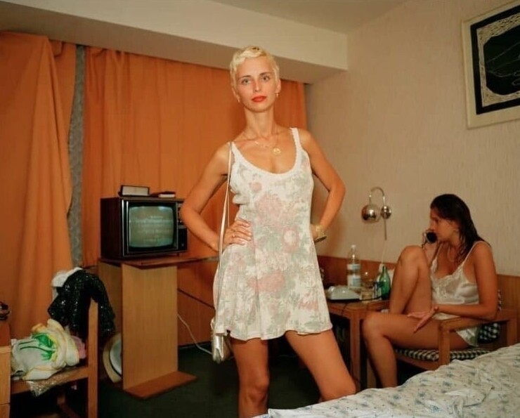 10. Рабочие будни проституток в отеле "Ялта". 1995 год