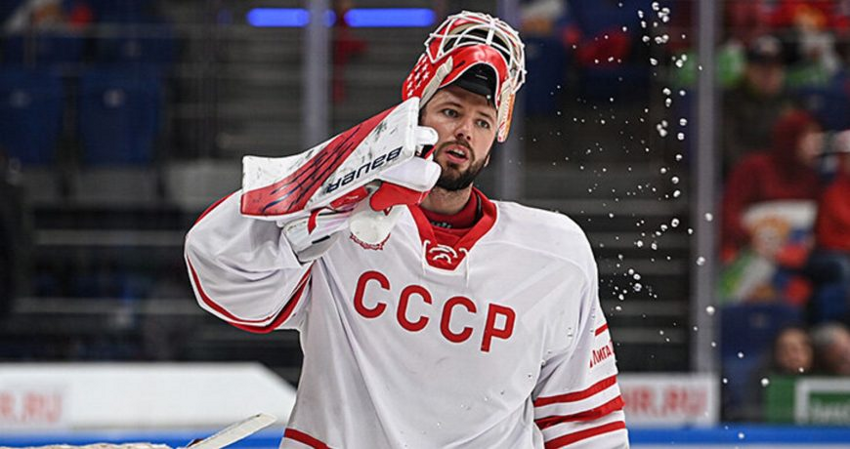 Вратаря сборной России по хоккею призвали в армию