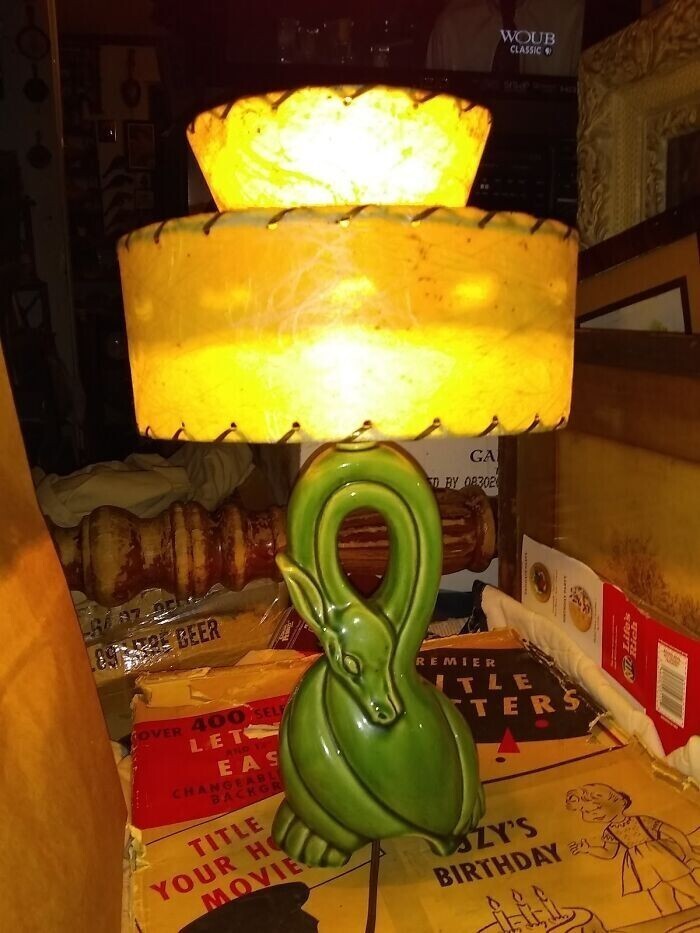 "Эту лампу я купила на барахолке несколько лет назад, но до сих пор не могу насмотреться"