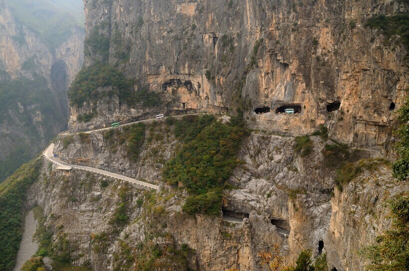 Туннель Голян: рукотворный путь в скале к скрытой деревне