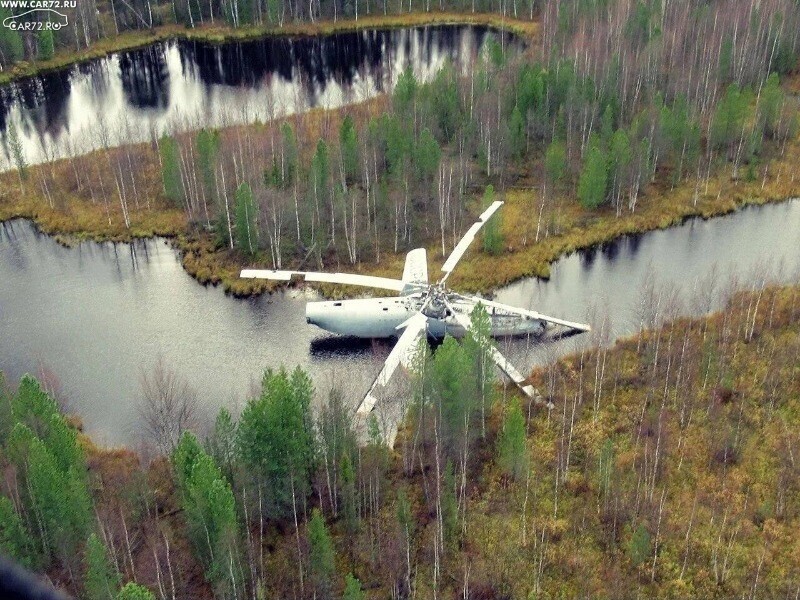 Почему вертолет Ми-6 уже 40 лет лежит в болоте