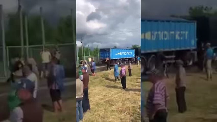 Протест украинцев против вывоза остатков зерна с территории страны на Запад