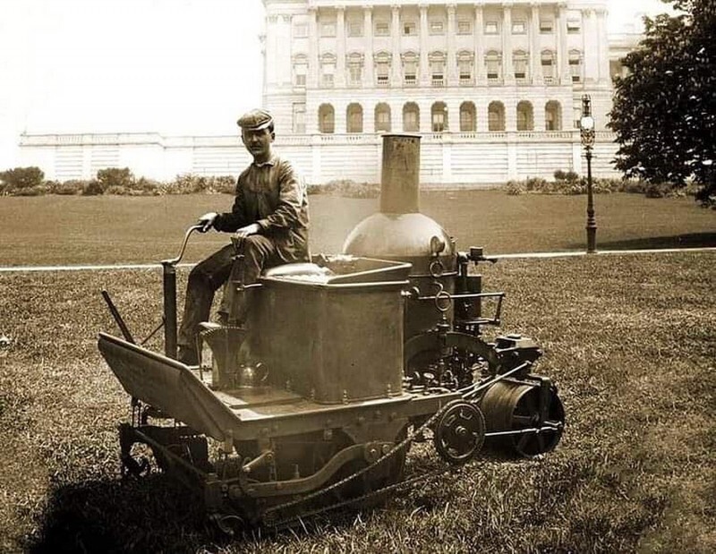 Паровая газонокосилка стрижёт газон Капитолия, США, 1903 год