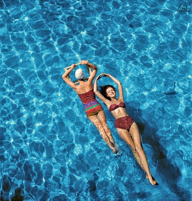 Модели в купальниках, 1948 год