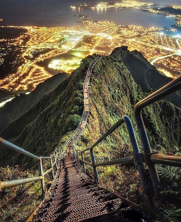 Лестница на небеса, Гонолулу, Гавайи