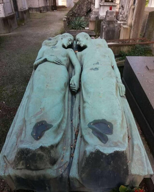 Гробницы влюбленных, Милан, Италия