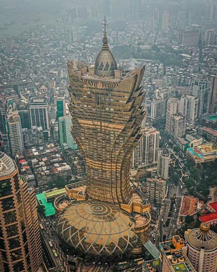 32. Отель Grand Lisboa, Китай