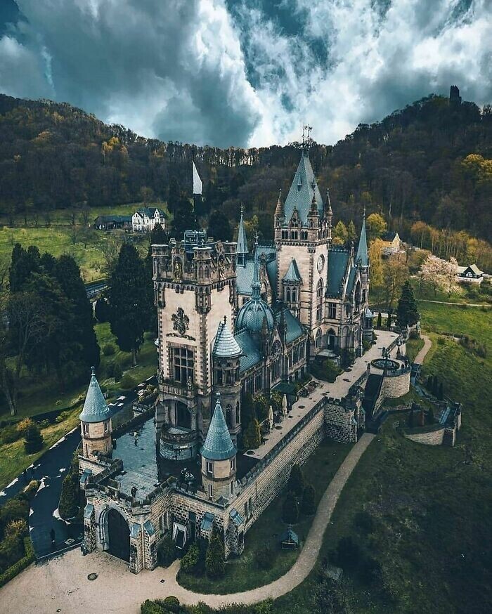32. Замок Драхенбург в Германии, построенный в 1884 году