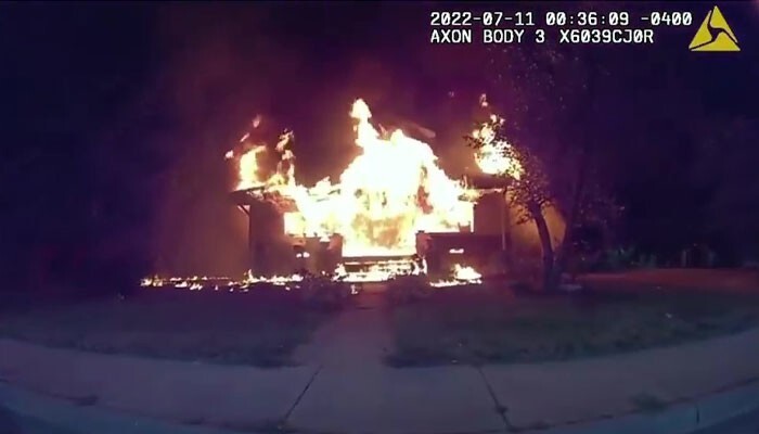 Доставщик пиццы спас пятерых детей, застрявших в горящем доме