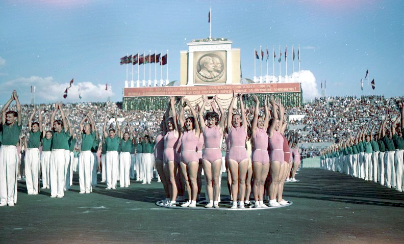 Всесоюзный парад физкультурников на стадионе "Динамо" Москва 1954 г.