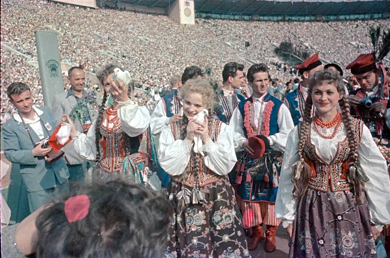 Торжественное открытие VI Всемирного фестиваля молодёжи и студентов на Центральном стадионе имени В.И. Ленина в Лужниках 1957 г.