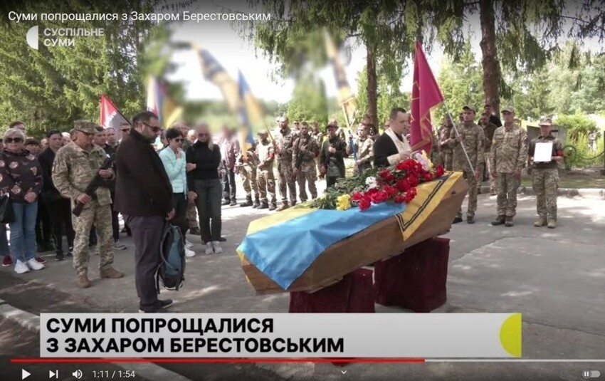 Зрада пришла от куда не ждали. Украинские СМИ начали "размывать" символику Азова в сюжетах
