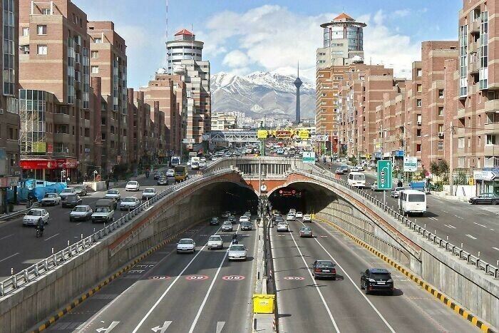 Дорога в Тегеране, Иран