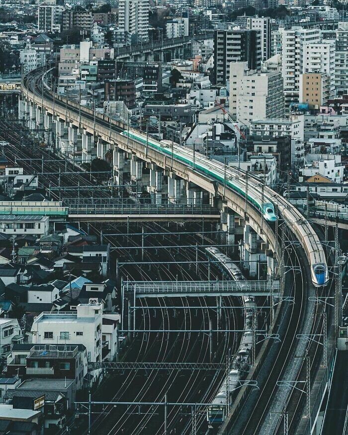 Поезда в Токио, Япония