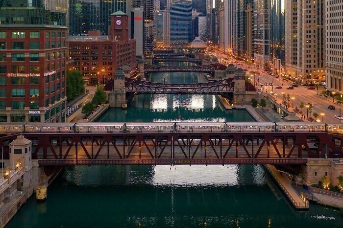 Мост Уэллс-Стрит в Чикаго, США