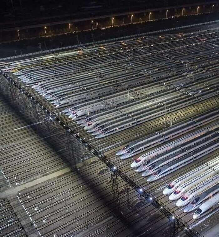 Высокоскоростные поезда в Нанкине, Китай