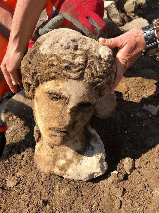 В Риме обнаружена новая голова времен империи