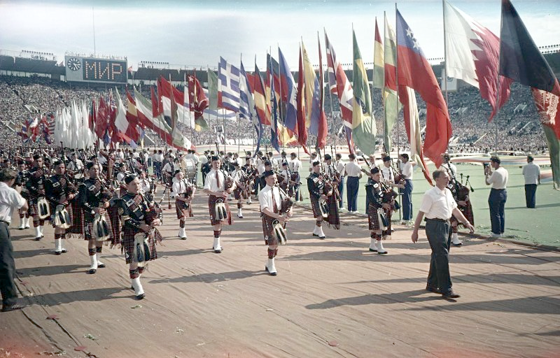 Торжественное открытие VI Всемирного фестиваля молодёжи и студентов 1957 г.