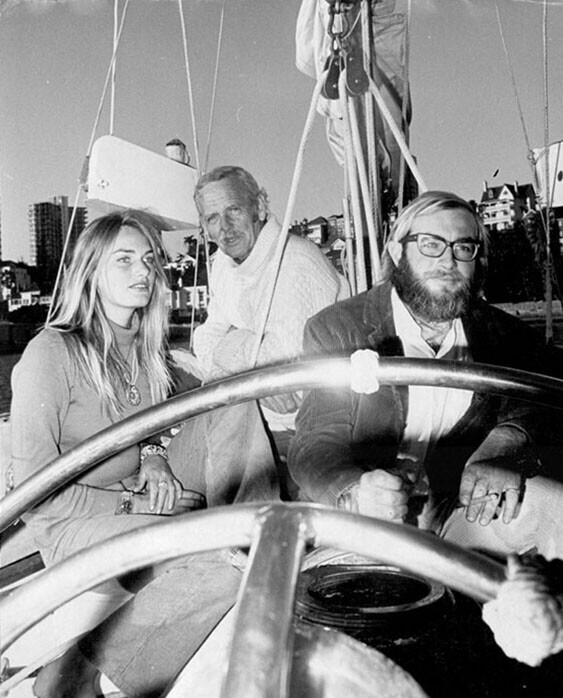  2 июля 1972 года. Сидней. Яхта Eclipse. Эти трое - Лоуренс Ле Гуай, Родерик Кук и Сьюзен Кук - провели 2 года в кругосветном плавании.