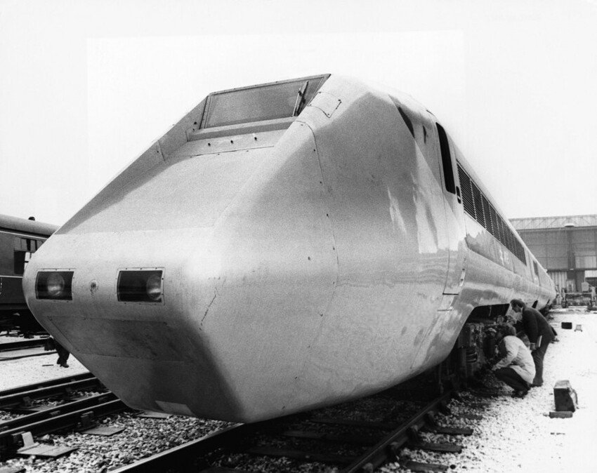 25 июля 1972 года. Экспериментальный поезд компании British Rail. Максимальная скорость -- 150 миль в час.