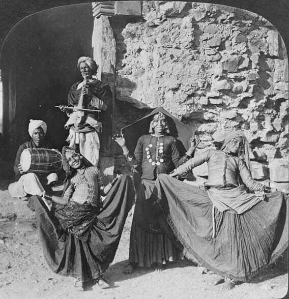 Музыканты и танцоры, Индия, 1927 год
