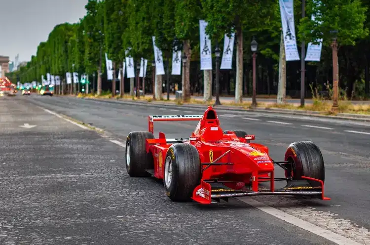 «Непобедимую» Ferrari Михаэля Шумахера пустят с молотка в США