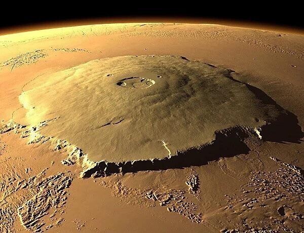 8. Олимп, огромная гора на Марсе. Самая высокая гора в Солнечной системе, высота 22 км